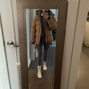 Aritzia Super Puff Original - taupe